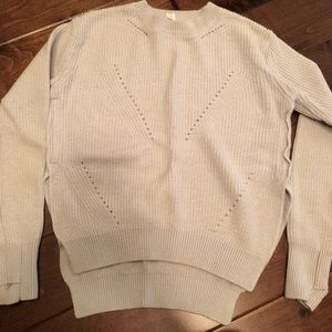 Lululemon sweater size 6